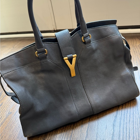 Yves Saint Laurent Handbags - YSL Leather Purse